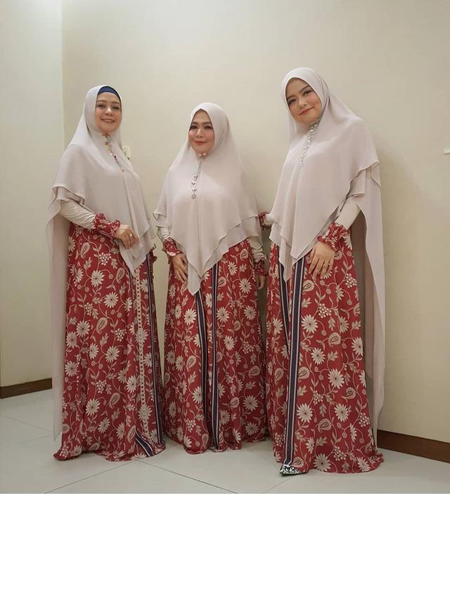 Jarang Tersorot, Ini 7 Potret Terbaru Tika Eks T2 yang Makin Anggun dengan Hijab Syari