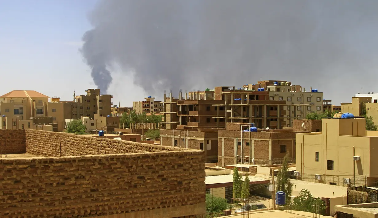 Otoritas penerbangan sipil mengumumkan bahwa wilayah udara Sudan akan tetap ditutup hingga 13 Mei, dengan pengecualian untuk penerbangan bantuan dan evakuasi.  (Photo by AFP)