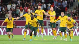 Bagi Timnas Australia, ini adalah untuk kelima kalinya secara beruntun lolos ke putaran final Piala Dunia. Dalam empat edisi sebelumnya, prestasi terbaik The Socceroos di turnamen elite antarnegara di dunia itu adalah pada 2006. (AFP/Karim Jaafar)
