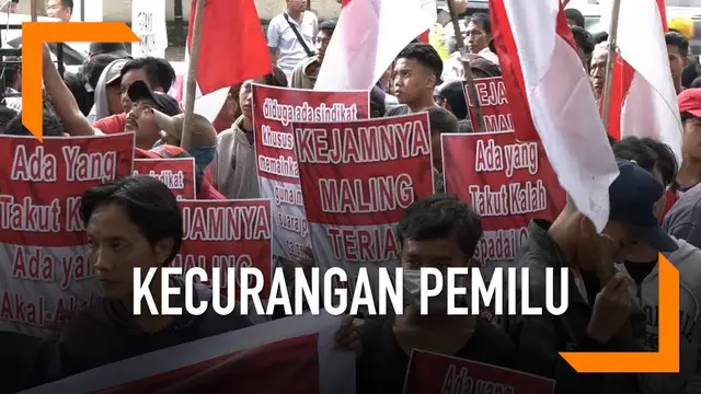 Tolak pemilihan curang di luar negeri, Pemuda Merah Putih unjuk rasa depan KPU. Mereka menuntut KPU mengusut kasus tersebut.