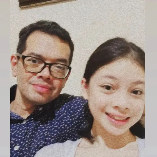 Nada Tarina Putri Bareng Ayah Kandung
