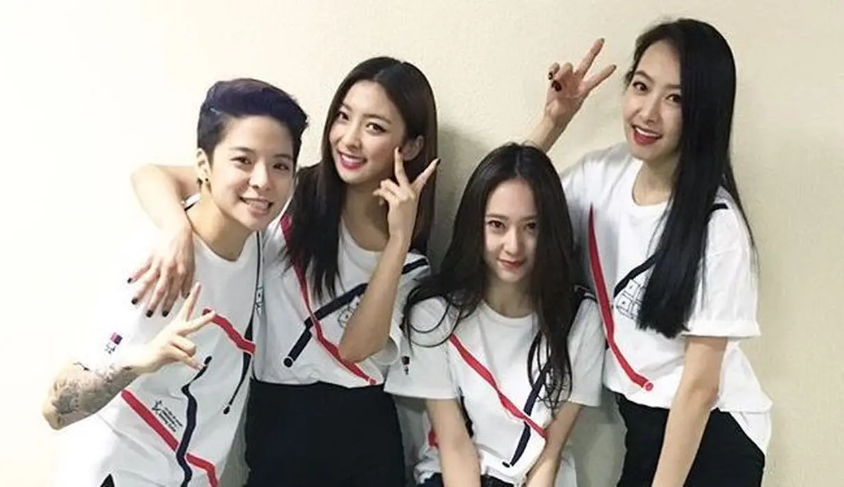 Beberapa tahun belakangan ini, f(x) seakan menghilang ditelan oleh bumi. Girlband ini terakhir muncul di dunia musik Korea pada tahun 2015 melalui lagu Four Walls. (Foto: Soompi.com)