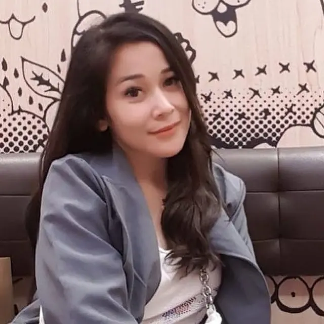 6 Potret Fenty Said Adik Pasha Ungu yang Jarang Tersorot, Disebut Paling Pendiam