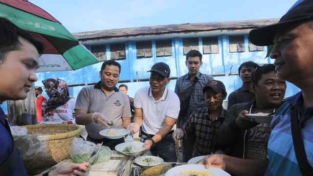 Makan Massal Laksa Gratis di Are CFD Tangerang