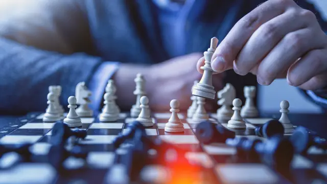 Ilustrasi risiko, bermain catur