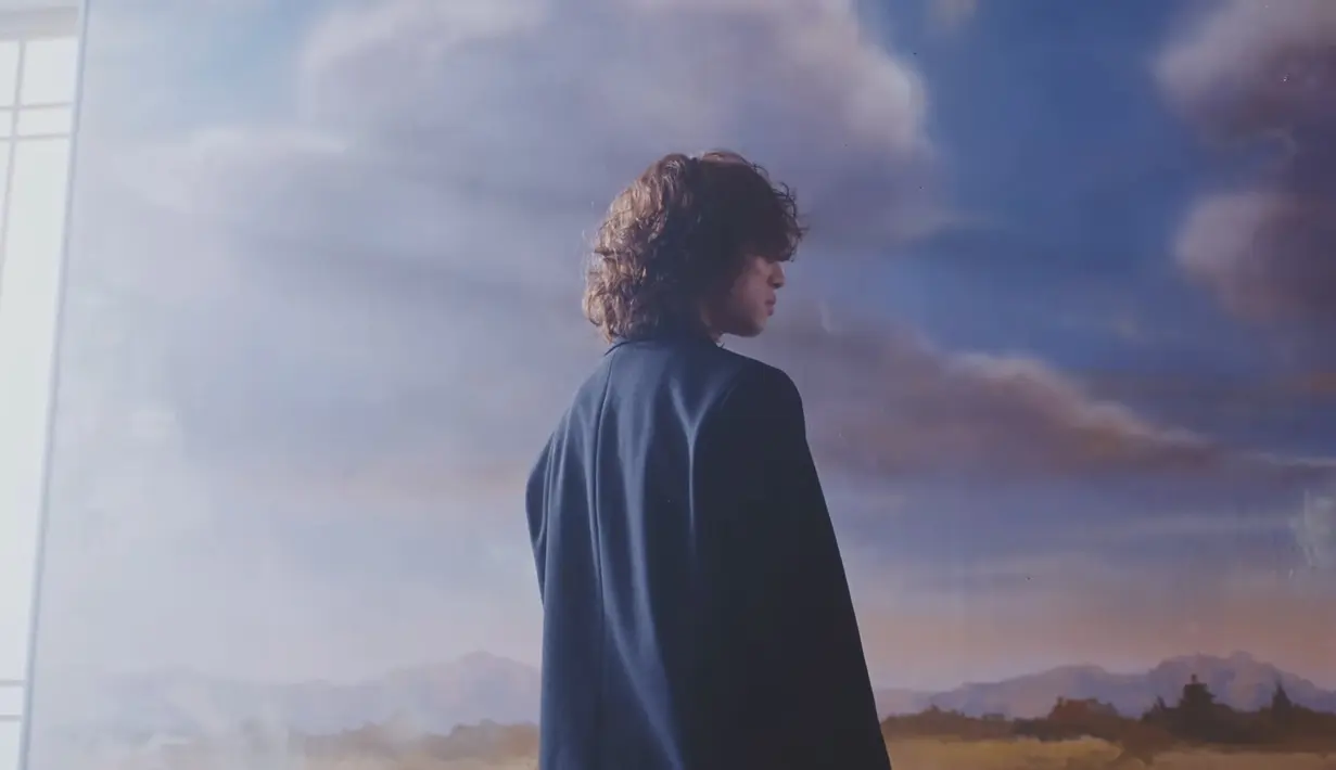 Daesung juga tak kalah unik. Kali ini ia memanjangkan rambutnya hingga membuat fans pangling. (YouTube BigBang)