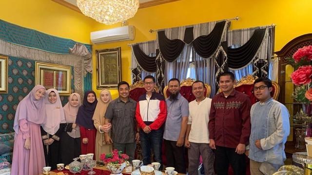 6 Potret Rumah Ustaz Riza Dan Indri Giana Sederhana Dan Asri Hot Liputan6 Com