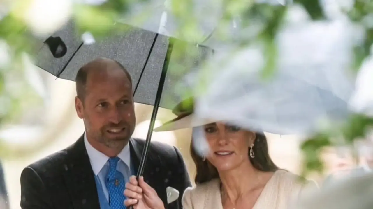 Tampil Tone Down, Kate Middleton Tetap Terlihat Anggun dengan Deretan Perhiasan Putri Diana di Pernikahan Cucu Ratu Elizabeth II
