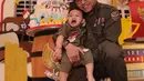 Sebagai ayah, Anang berharap perayaan ulang tahun pertama ini akan terus menjadi kenangan bagi Arsya. Selain itu, Anang ingin anak laki-lakinya itu selalu memiliki jiwa nasionalisme tinggi sampai kapanpun. (Adrian Putra/Bintang.com)