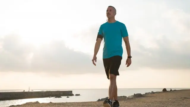 Ilustrasi Orang Berjalan Kaki