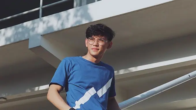 6 Potret Kevin Hugo Peserta Indonesian Idol yang Juga Kekasih Nadine Amizah