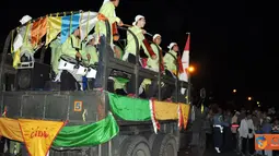 Citizen6, Surabaya: Pada perlombaan parade bedug ini diberangkatkan oleh Wakil Gubernur Jawa Timur, Saifullah Yusuf dan dihadiri oleh Komandan Pasmar-1 Brigadir Jenderal TNI (Mar) A. Farid Washington. (Pengirim: Budi Abdillah)