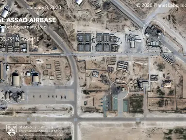 Gambar satelit menunjukkan kerusakan akibat serangan Iran di pangkalan udara AS di Ain al-Assad, Irak barat, Rabu (8/1/2020). Serangan Iran adalah pembalasan atas pembunuhan Jenderal Qassem Soleimani, salah satu pejabat militer paling kuat dan berpengaruh di Teheran. (HO/Planet Labs Inc./AFP)
