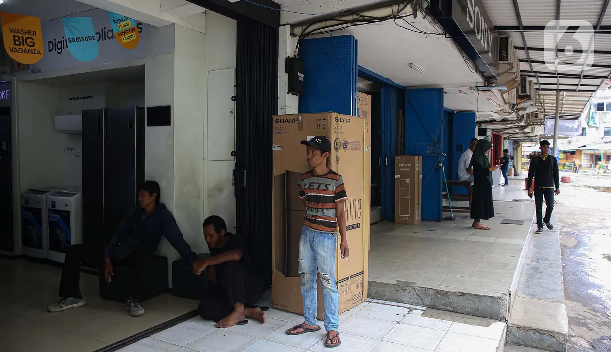 Untuk diketahui, kawasan Glodok merupakan salah satu pusat perbelanjaan tertua di Jakarta. (Liputan6.com/Angga Yuniar)