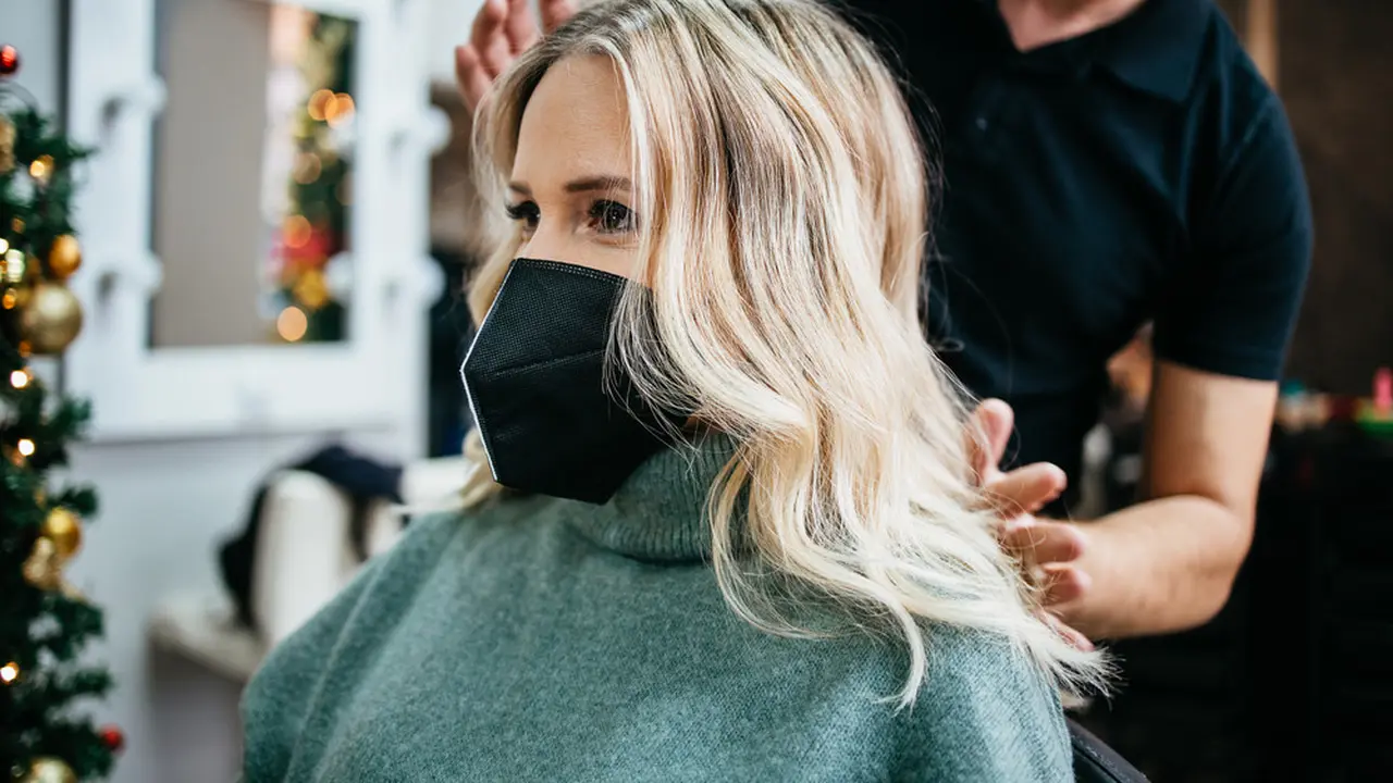 Efek Bleaching Rambut yang Wajib Diwaspadai, Begini Tips Mengembalikan Kesehatannya!