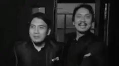 Kalau membahas soal Vincent, pastinya kita nggak boleh lupa soal Desta, rekannya dalam berkarier sekaligus sahabatnya. Buat kalian yang belum tahu, mereka udah berteman lebih dari 30 tahun lho.&nbsp;(FOTO: instagram.com/desta80s/)