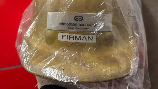 Tengku Firmansyah kini pakai helm biru. (credit:instagram.com/cindyfatikasari18)