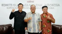 Ketum KONI dan Jajaran Pengurus Besuk Ellyas Pical, Mohon Doa untuk sang Legenda Tinju