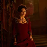 Melihat kemewahan jam tangan hingga perhiasan Lily James dari Chopard di film Rebecca (Foto: Chopard)