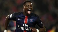 Bek Paris Saint-Germain (PSG) asal Pantai Gading, Serge Aurier. (AFP/Franck Fife)