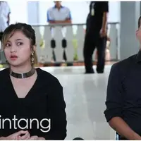 Marshanda menjenguk ayahnya yang terjaring razia pengemis di kawasan Jakarta Selatan, beberapa waktu lalu. Ayah Marshanda kini berada di panti dinas sosial Cipayung Jakarta Timur.