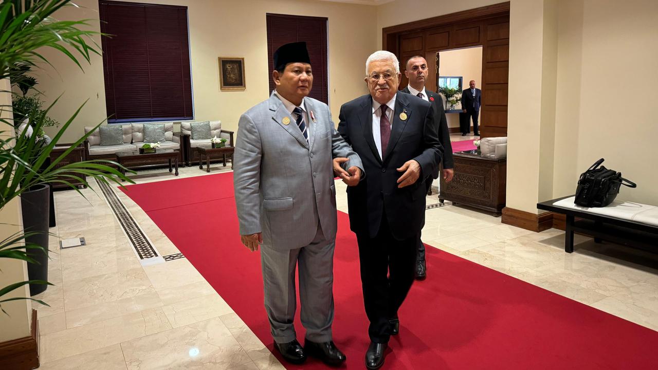 Presiden Indonesia terpilih 2024-2029, Prabowo Subianto bertemu Presiden Palestina, Mahmoud Abbas di sela KTT "Call for Action: Urgent Humanitarian Response for Gaza” yang digelar di Amman, Yordania, Selasa (11/6/2024) (Istimewa)