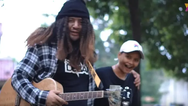 Berambut Gondrong, Ini 7 Momen Ammar Zoni Jadi Pengamen