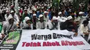 Selain FPI, massa dari Gerakan Masyarakat Jakarta juga ikut melakukan aksi menolak Ahok menjadi Gubernur DKI Jakarta, Senin (10/11/2014). (Liputan6.com/Johan Tallo) 