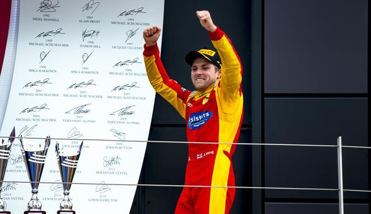 Pebalap satu ini merupakan salah satu lawan kuat Rio Haryanto jika membidik kursi Manor Racing. Statusnya sebagai anak dari pemilik Manor tentu lebih menguntungkan King. Pada GP2 2016, dia sudah empat kali naik podium. (GP2 Media)