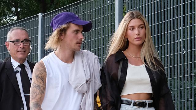 Justin Bieber Dan Hailey Baldwin Kenakan Pakaian Dalam Di