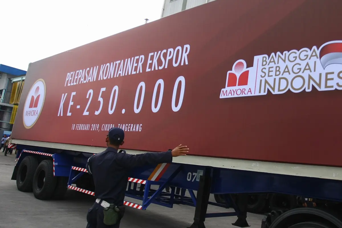 Presiden Jokowi Lepas Kontainer Ekspor Mayora ke-250 Ribu