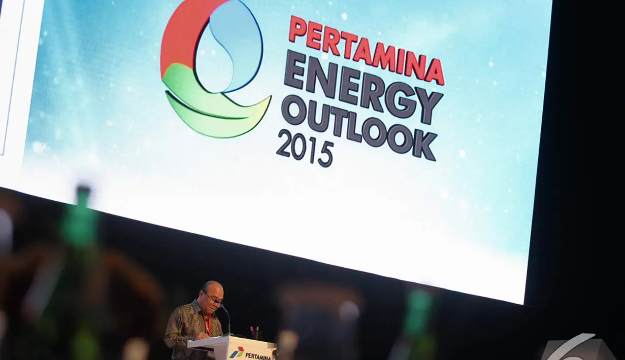 Seorang pembicara memaparkan presentasinya pada Pertamina Energy Outlook 2015 hari ke-2, Jakarta, Kamis (4/12/2014). (Liputan6.com/Faizal Fanani)