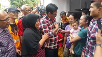  Calon Wakil Gubernur petahana Djarot Saiful Hidayat  blusukan di kawasan Kalisari, Pasar Rebo, Jakarta Timur. 