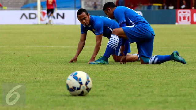 20151018-Jelang Final, Persib Jajal Lapangan SUGBK