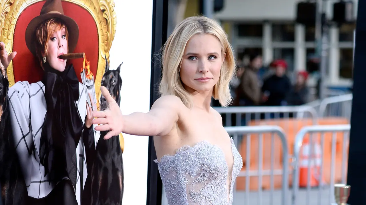 Dicium, Kristen Bell Tampar Muka Wartawan