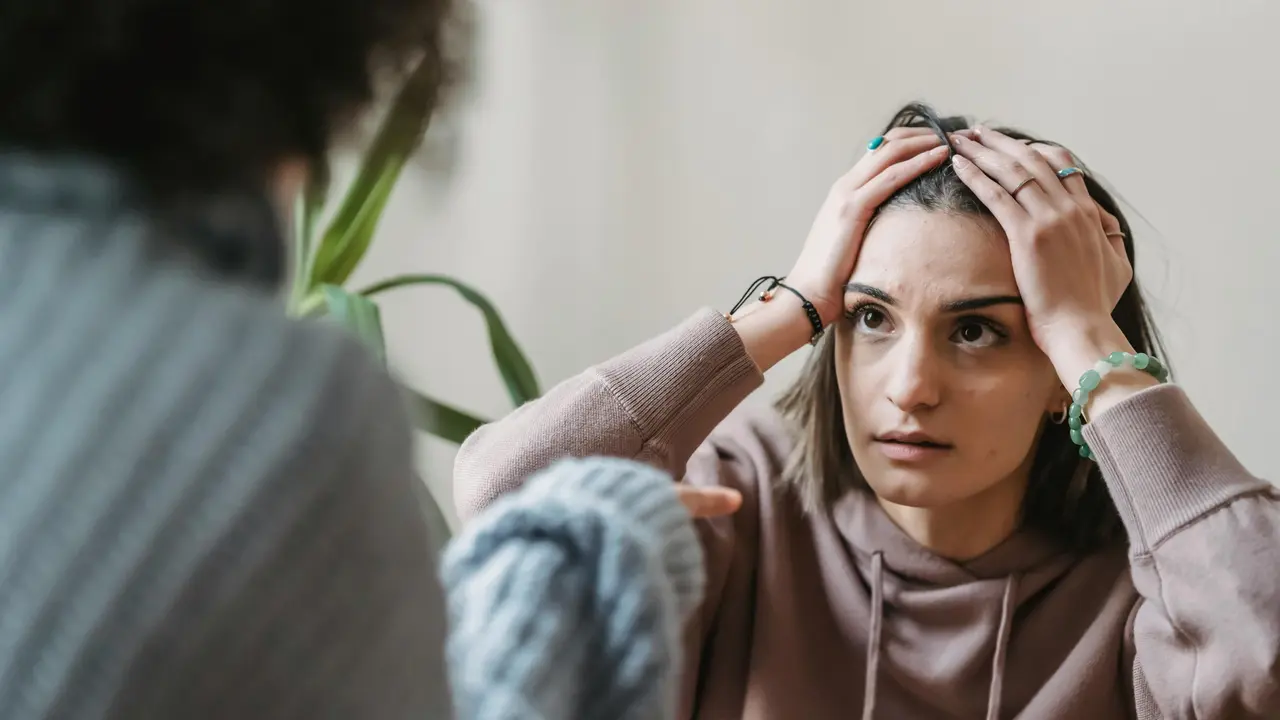 Hubungan Toxic? Kenali Tanda-Tanda dan Bahayanya Jika Tidak Segera Diakhiri! (pexels.com/liza summer)