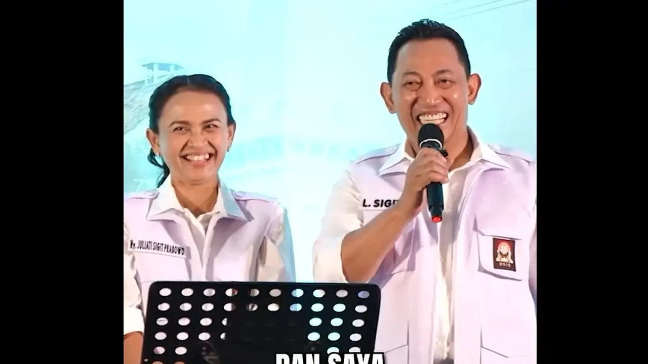 Kapolri Listyo Sigit Modifikasi Seragam Sekolah Saat Reunian SMA 8 Yogyakarta, Sosok Istri Bikin Warganet Salah Fokus