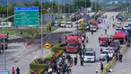 Anggota departemen pemadam kebakaran dan penyelamatan memeriksa lokasi jatuhnya sebuah pesawat kecil di Distrik Shah Alam, Malaysia, Kamis (17/8/2023). Polisi mengatakan sebuah pesawat kecil jatuh di pinggiran negara bagian Selangor dengan beberapa jenazah ditemukan. (AP Photo/Vincent Thian)