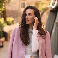 Tampil Profesional ala Drakor, Ini 3 Blazer Korean Look Favorit untuk Kerja