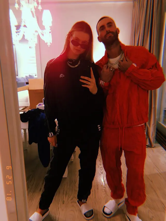 6 Potret Mesra Adam Levine dan Behati Prinsloo yang Kini Diterpa Isu Perselingkuhan
