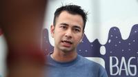 Raffi Ahmad ditangkap di kawasan Lebak Bulus, Jakarta Selatan pada 27 Januari 2013. Ia terbukti mempunyai ganja dan pil ekstasi. (Nurwahyunan/Bintang.com)