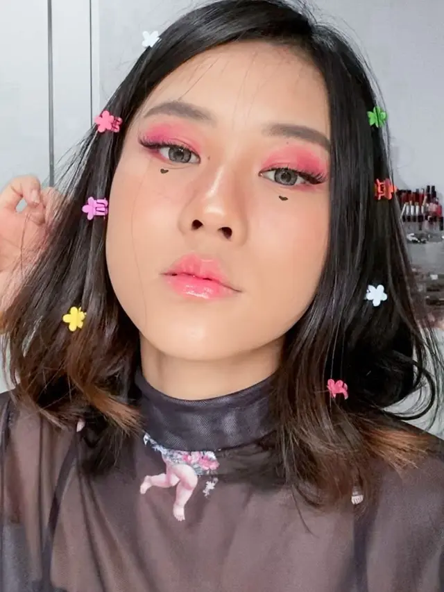 7 Potret Jessica Jane dengan Makeup Tebal, Tampil Berkonsep dan Memesona