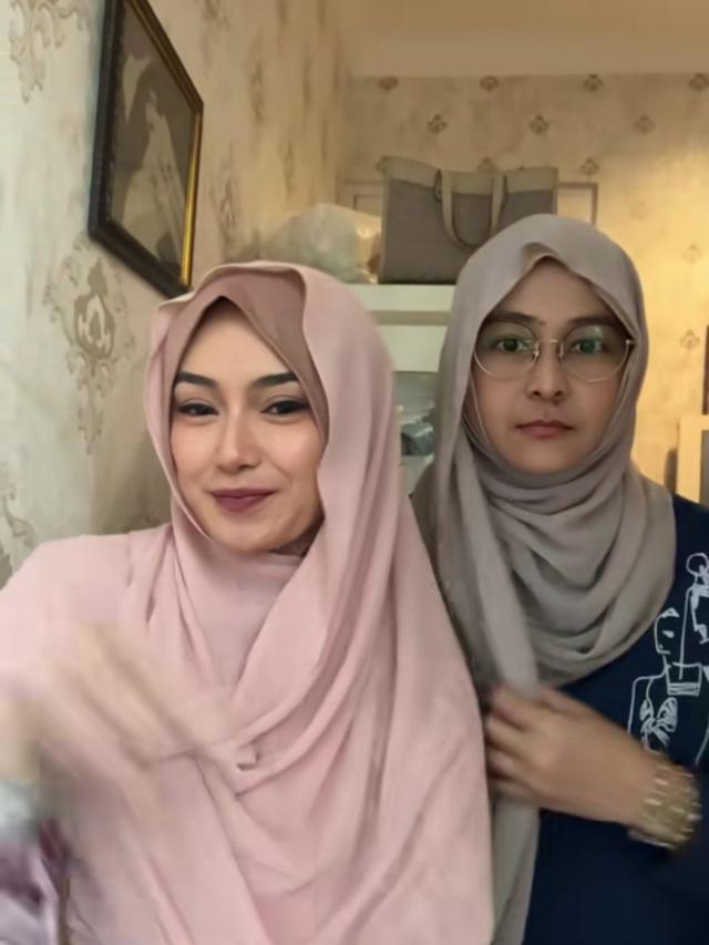 Dara dan Mita The Virgin