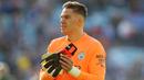 Ekspresi penjaga gawang Manchester City, Ederson setelah pertandingan Premier League melawan Leicester City di King Power Stadium, Sabtu (29/10/2022). Ederson telah memenangkan banyak gelar bersama Manchester City. Dia bisa meninggalkan Etihad Stadium untuk mencari tantangan baru apabila The Citizens dikenai hukuman degradasi. (AFP/Geoff Caddick)