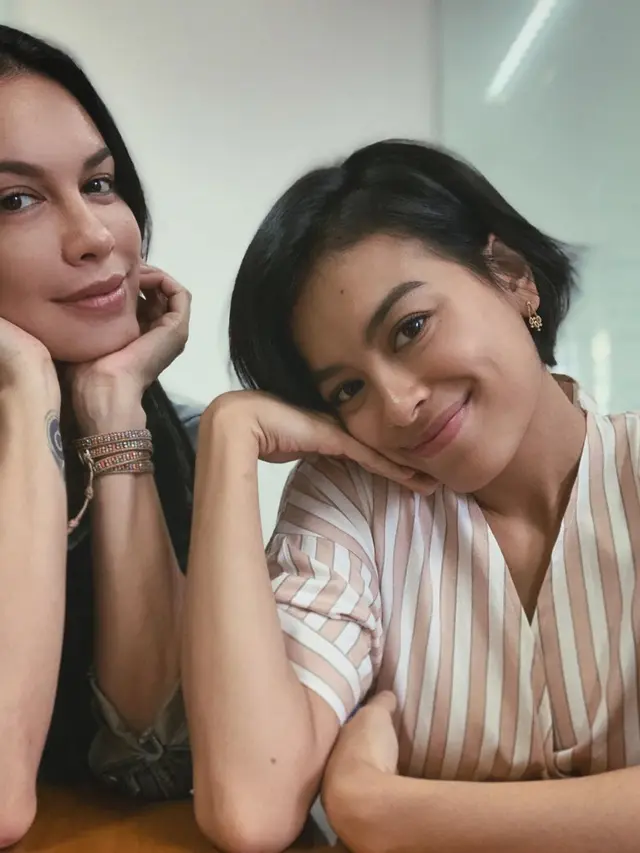 Potret Eva Celia dan Sophia Latjuba
