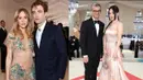 <p>Lihat gaya fashion seleb dengan partner-nya dari kekasih sampai rekan kerja di Met Gala 2023. [Foto: @themetgalaofficial]</p>