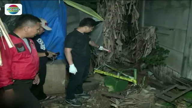 Polsek Kembangan, Jakarta Barat, bongkar kuburan yang diduga janin bayi hasil hubungan gelap penghuni kos.