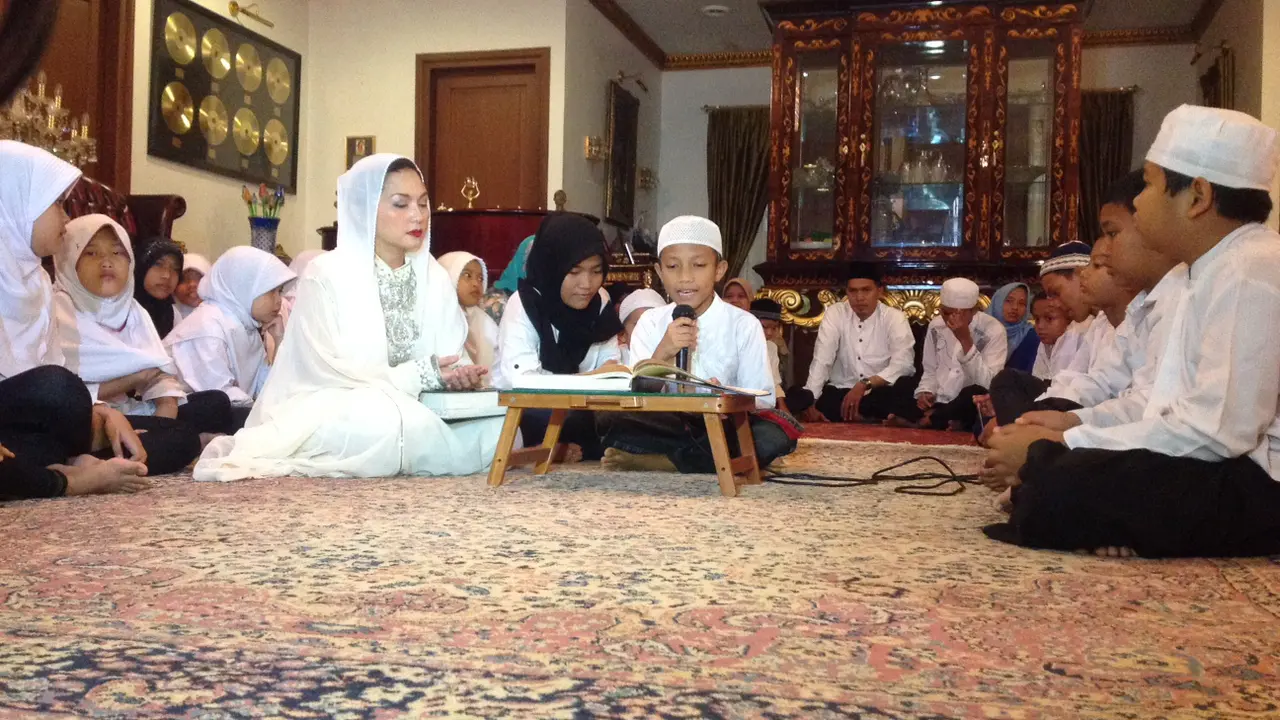 Ultah Tanpa Farhat, Nia Daniati Mengaku Lebih Bahagia