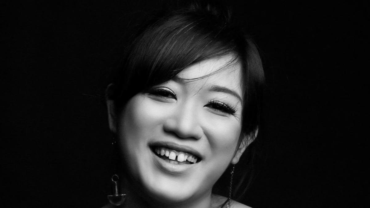 Desainer Amanda Hartanto Lahirkan Koleksi Busana Ramadan 2026, Ada Bunga Azalea dan 4 Warna Ini