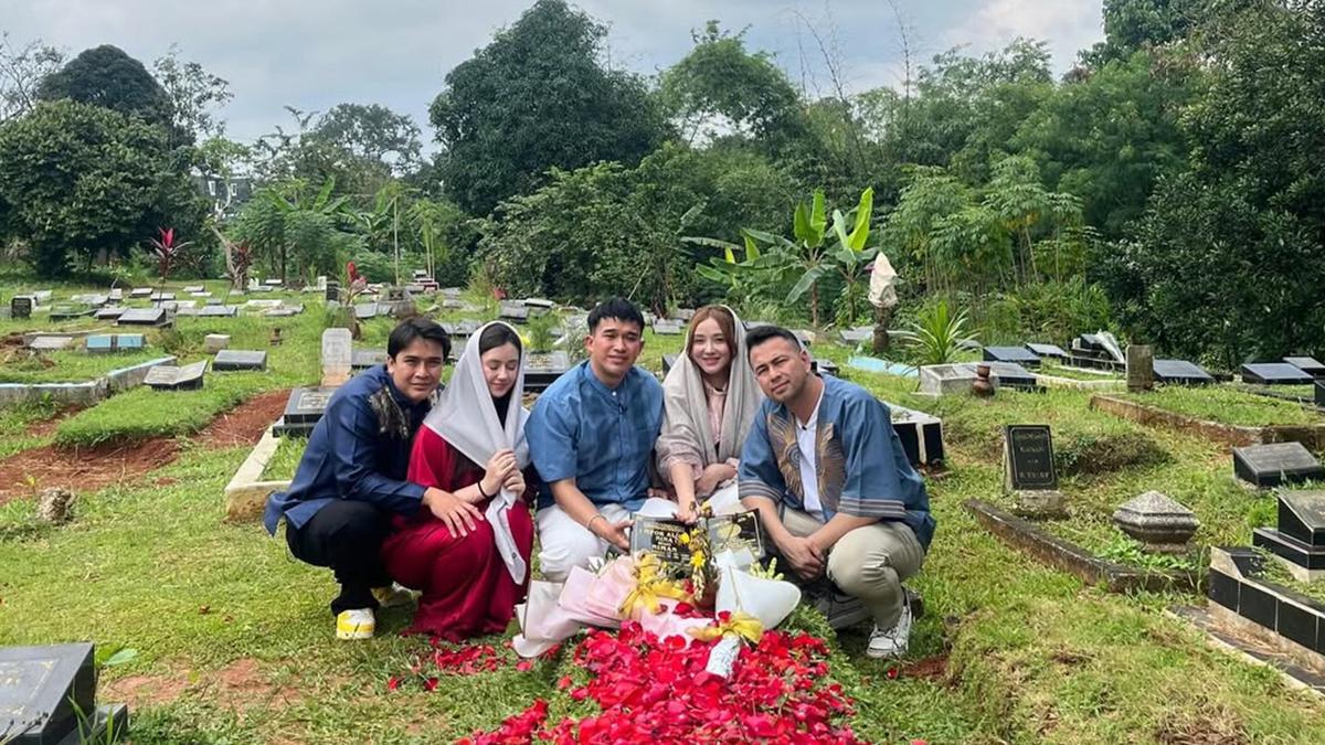 10 Potret Artis Ziarah Makam Jelang Ramadhan 2026, Raffi Ahmad hingga Indro Warkop